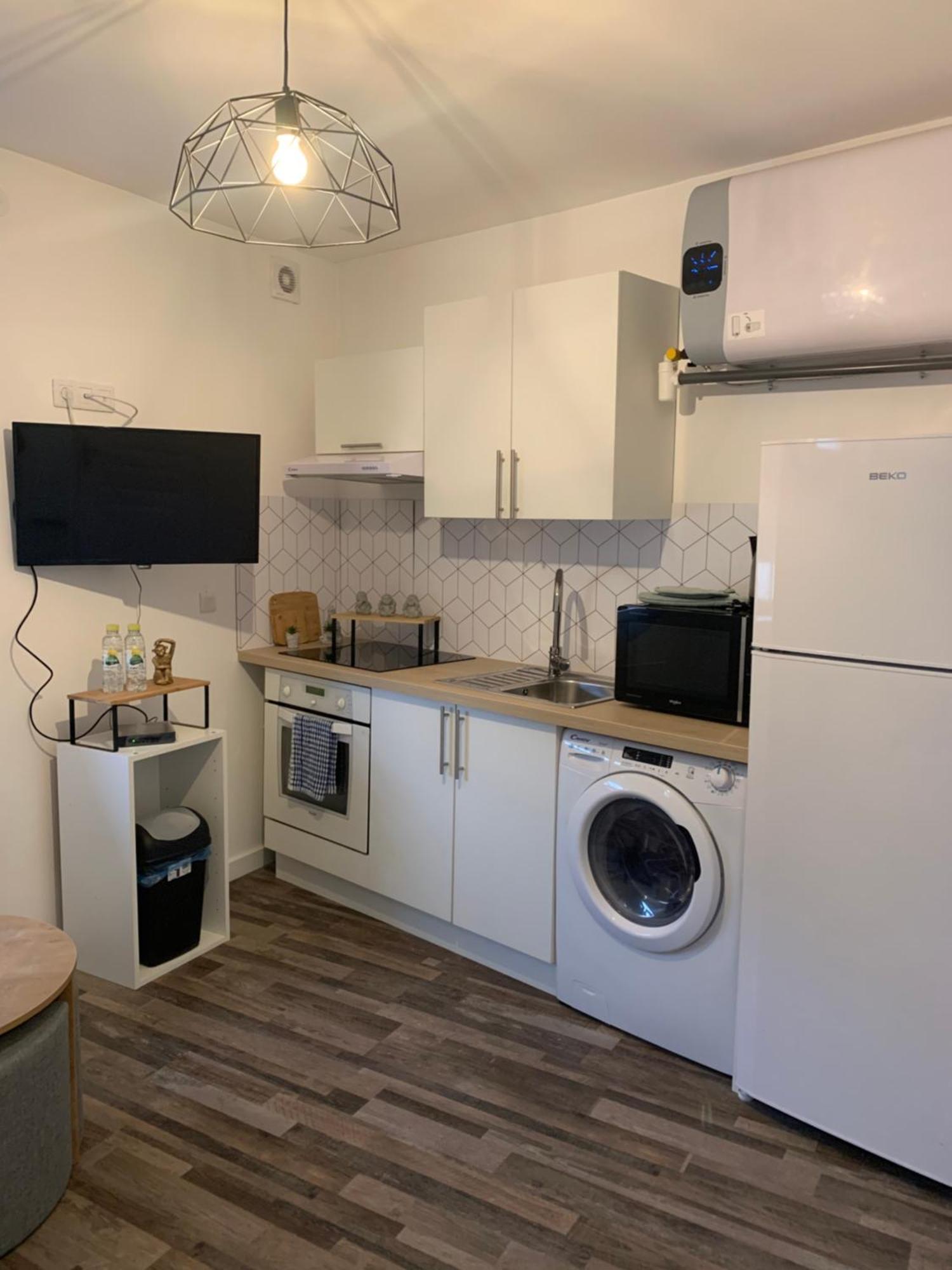 Studio Lumineux Et Equipe Apartment Вилмомбл Екстериор снимка